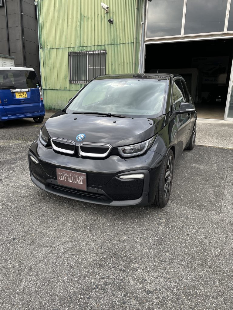 BMW i3のヘッドライトプロテクションフィルム施工