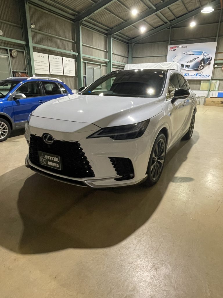 レクサスRXのフロントドアに透明遮熱フィルム施工