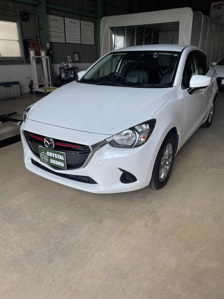 マツダデミオのフロントガラス内側！